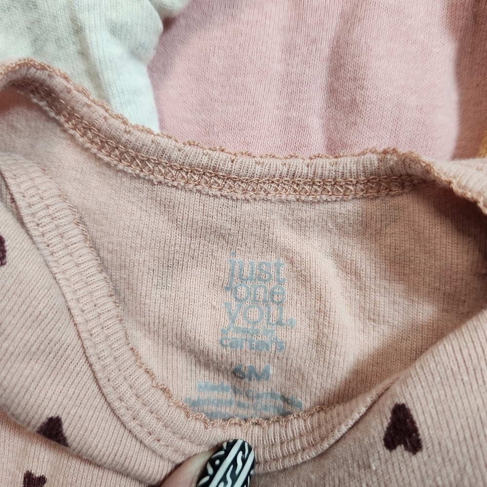 4 onesie lot. size 6 months‎ - Picture 2 of 4